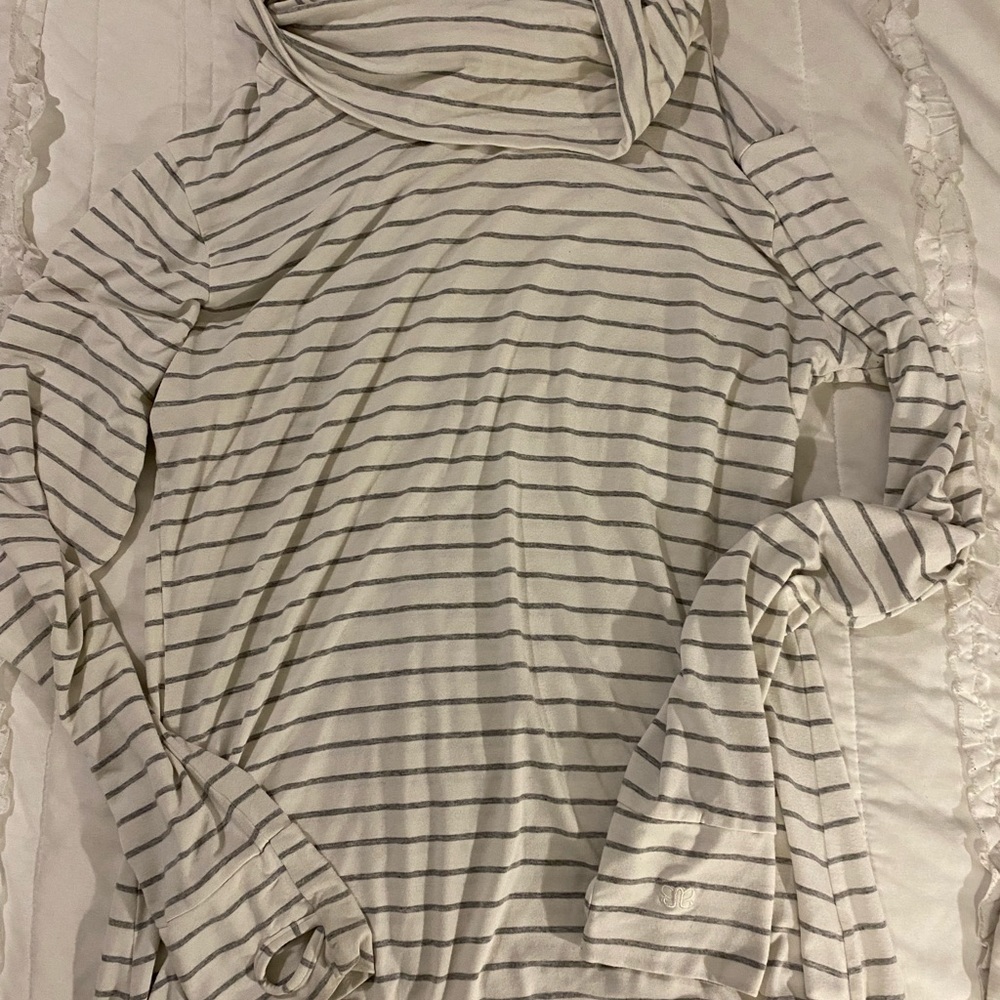 Albion- size Large- long sleeve turtleneck